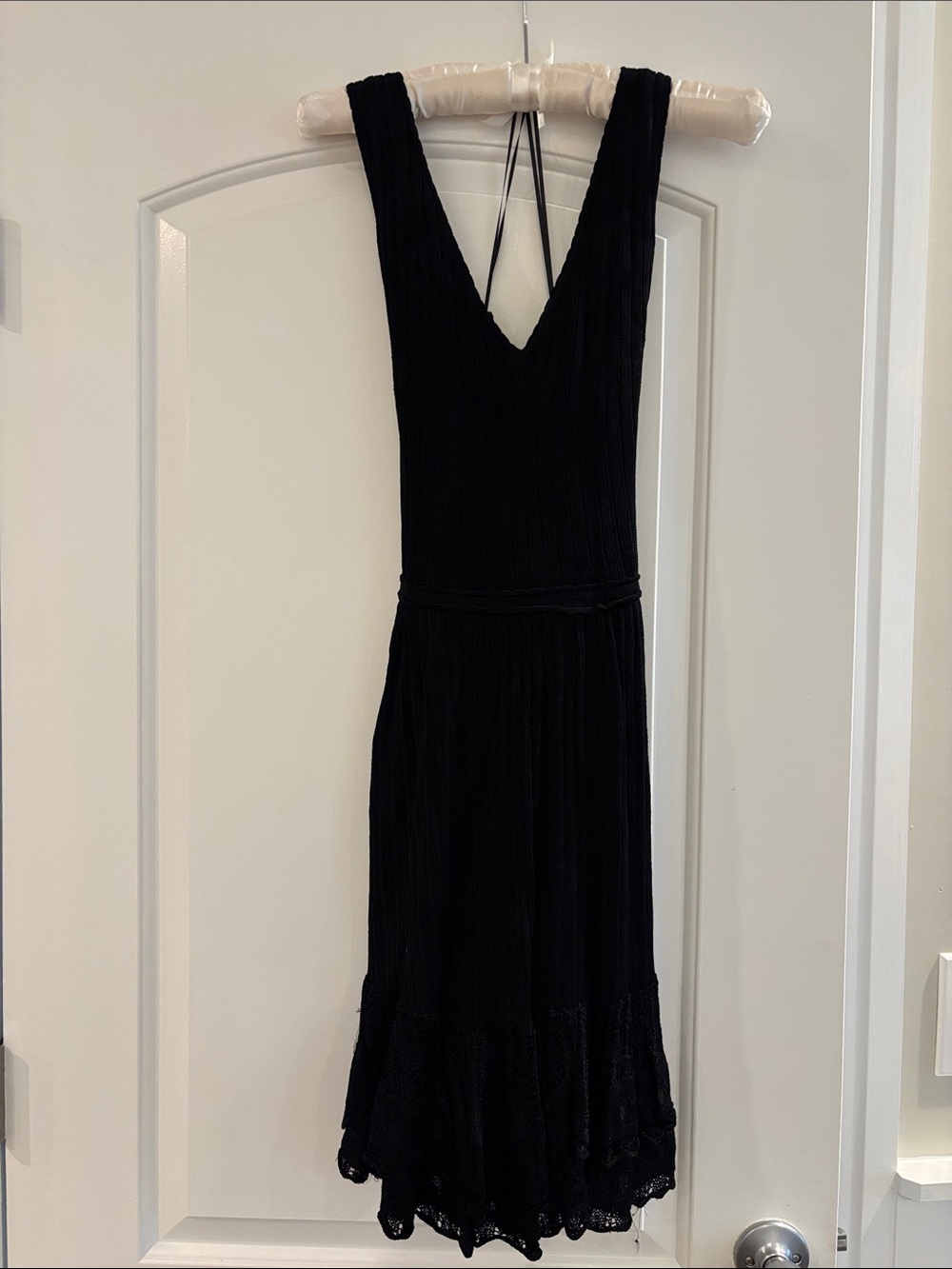 Guess Black Sleeveless V-Neck Midi Dress